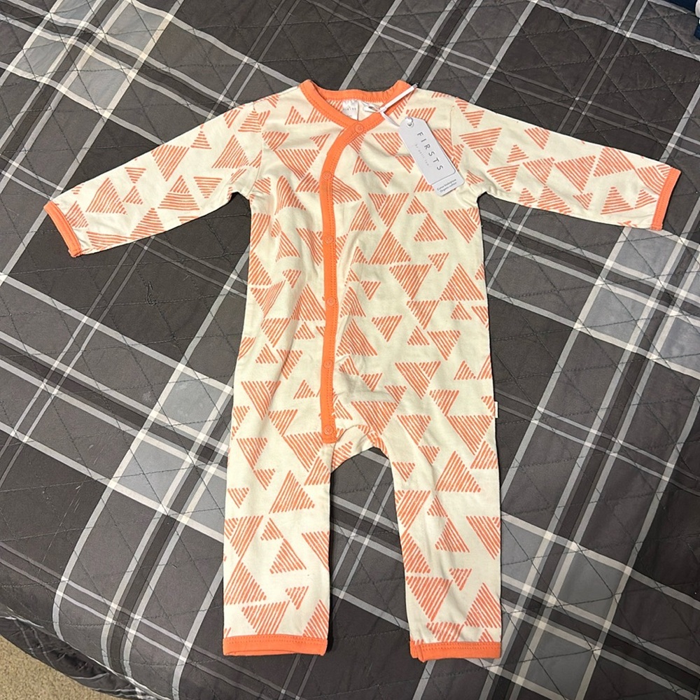 🏡NWT 6 month one piece gender neutral